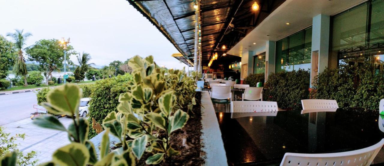 Viang Tak Riverside Hotel Exterior foto