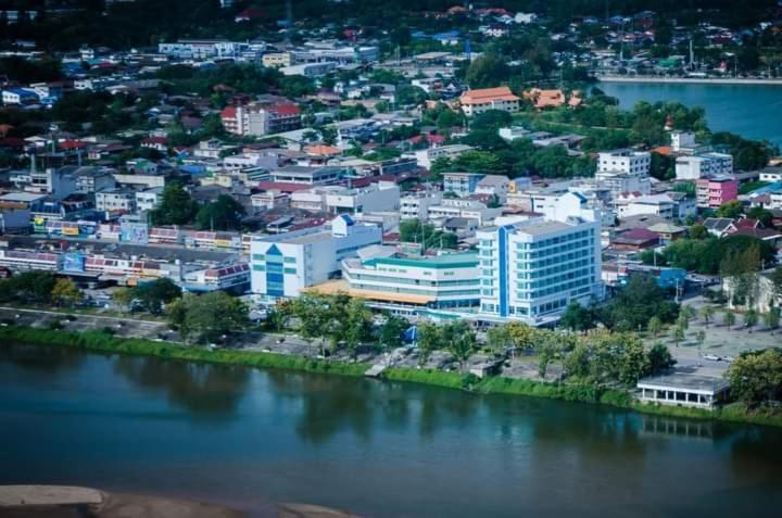 Viang Tak Riverside Hotel Exterior foto